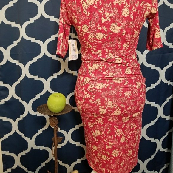 🌻🌺🌻LULAROE NWT JULIA DRESS!! - Picture 2 of 5